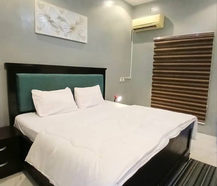 1-bedroom-shortlet-Ikota-room