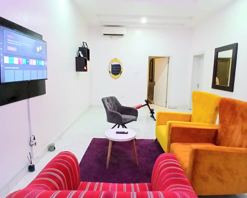 1-bedroom-shortlet-ikota-Lagos