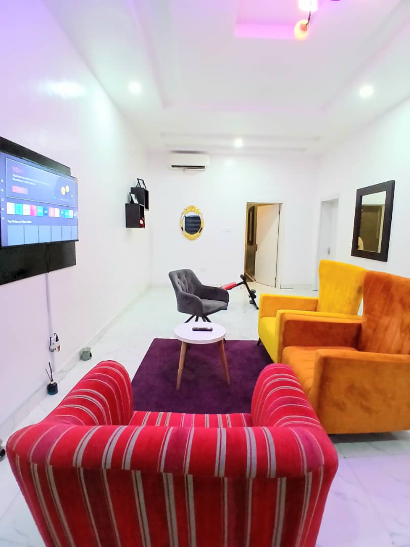 1-bedroom-shortlet-ikota-Lagos