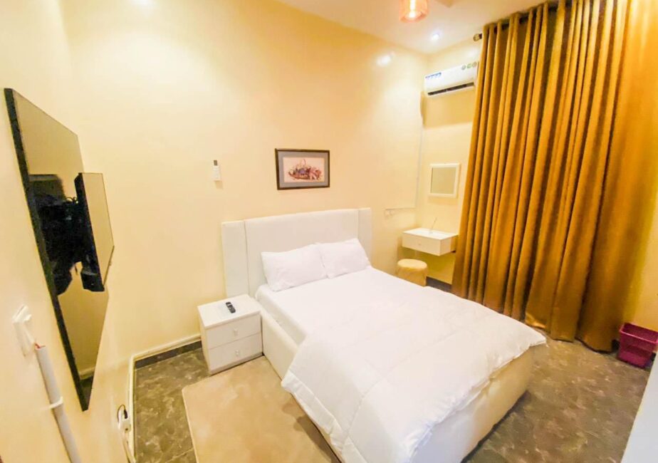 4-bedroom-shortlet-ikota-Room