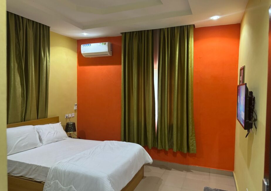 bedroom1